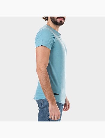 T-shirt di colore sbiadito