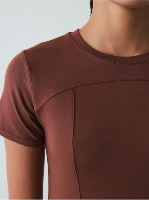 T-shirt donna con girocollo slim fit in modal penti - Kiabi T-shirt donna con girocollo slim fit in modal penti - Kiabi