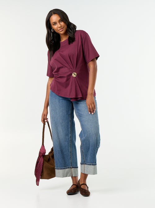 T-shirt drappeggiata con gioiello dorato a forma di spilla - Kiabi