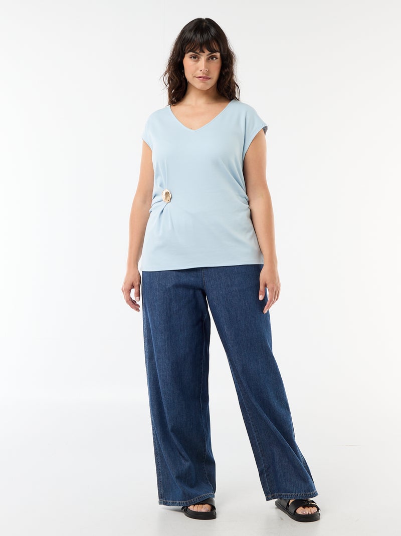 T-shirt drappeggiata con gioiello dorato Blu - Kiabi