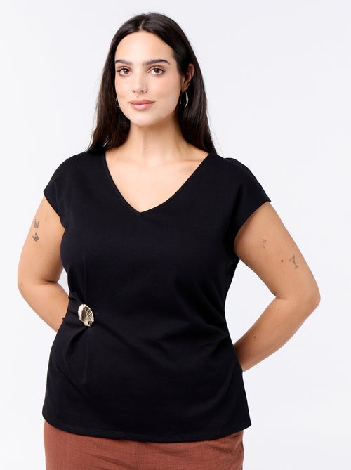 T-shirt drappeggiata con gioiello dorato - Kiabi