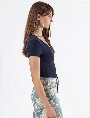 T-shirt elastica a maniche corte con scollo a v busem