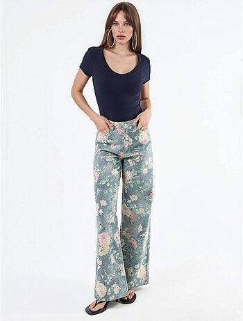 T-shirt elastica a maniche corte con scollo a v busem
