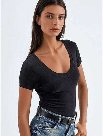 T-shirt elastica a maniche corte con scollo a v busem