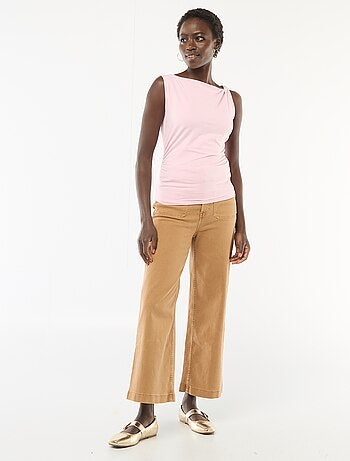 T-shirt elasticizzato con gioiello dorato