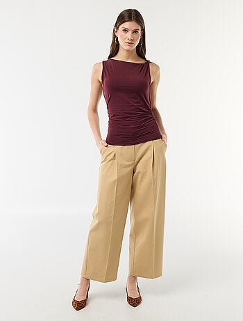 T-shirt elasticizzato con gioiello dorato