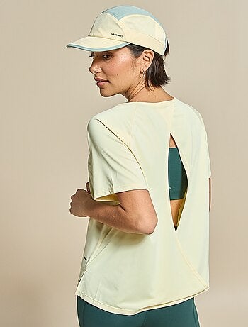 T-shirt fluida con spacco sulla schiena - (ekstract)