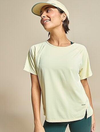 T-shirt fluida con spacco sulla schiena - (ekstract)