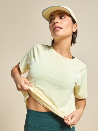 T-shirt fluida con spacco sulla schiena - (ekstract)