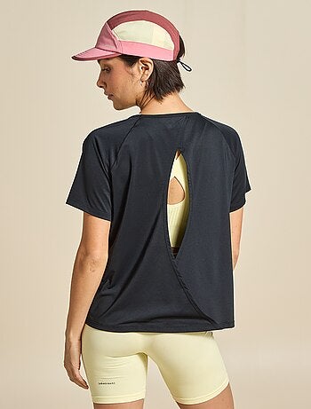 T-shirt fluida con spacco sulla schiena - (ekstract)