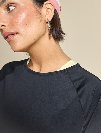 T-shirt fluida con spacco sulla schiena - (ekstract)