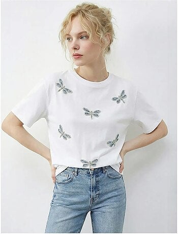 T-shirt girocollo a vestibilità comoda con ricamo lucci