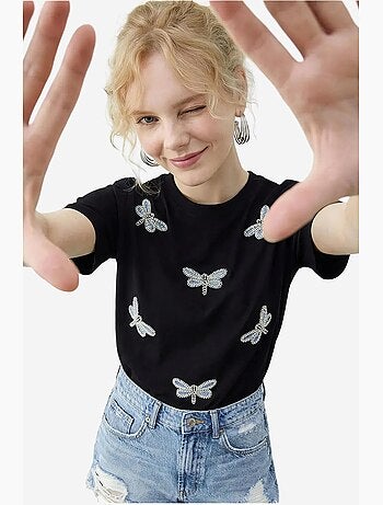 T-shirt girocollo a vestibilità comoda con ricamo lucci