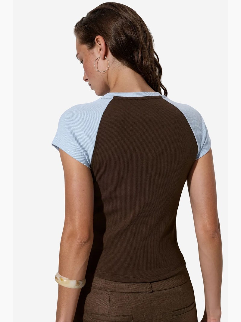 T-shirt girocollo color block aderente busem Marrone - Kiabi