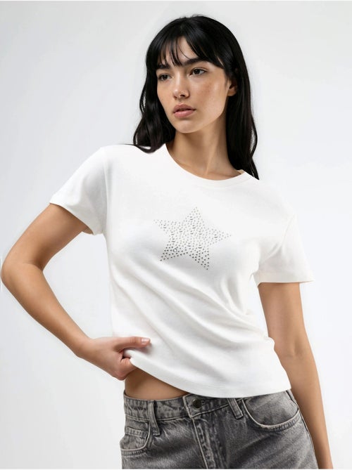 T-shirt girocollo con dettaglio in pietra busem - Kiabi T-shirt girocollo con dettaglio in pietra busem - Kiabi