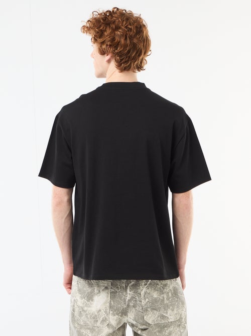 T-shirt girocollo con ricamo a contrasto - Kiabi