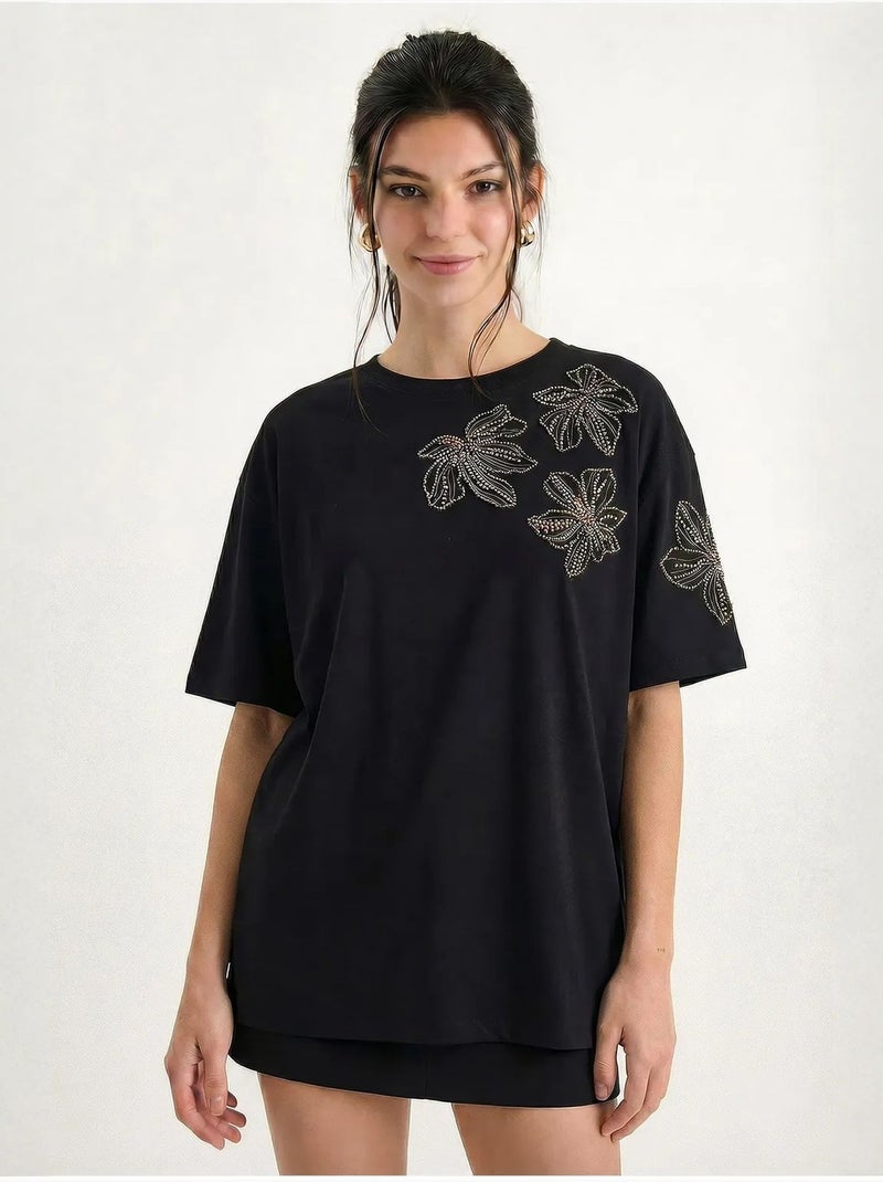 T-shirt girocollo con ricamo floreale lucci Nero - Kiabi