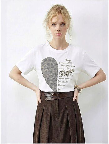 T-shirt girocollo con stampa di paillettes e testo lucci