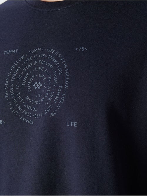 T-shirt girocollo oversize in misto cotone tommy - Kiabi T-shirt girocollo oversize in misto cotone tommy - Kiabi