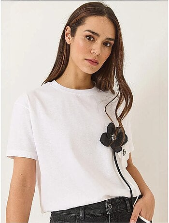 T-shirt in cotone a maniche corte con accessorio lucci