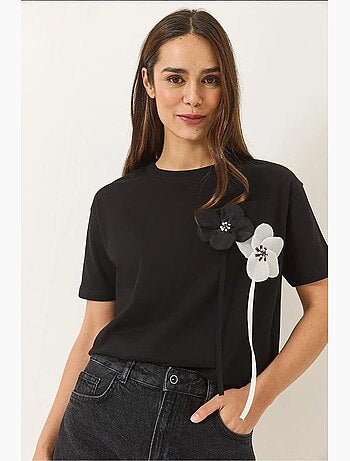 T-shirt in cotone a maniche corte con accessorio lucci