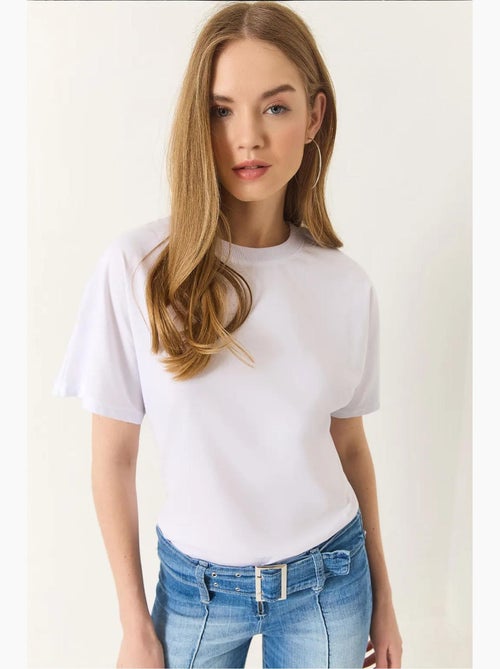 T-shirt in cotone con girocollo lucci - Kiabi