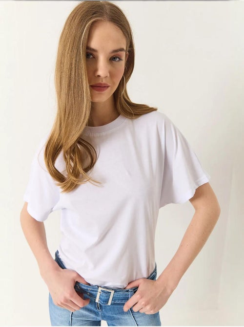 T-shirt in cotone con girocollo lucci - Kiabi