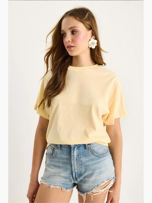 T-shirt in cotone con girocollo lucci - Kiabi T-shirt in cotone con girocollo lucci - Kiabi