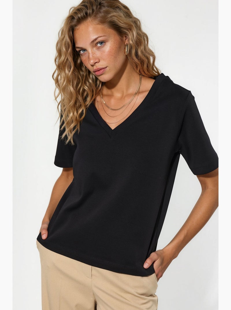 T-shirt in cotone con scollo a v dalla vestibilità regolare tinta unita busem Nero - Kiabi