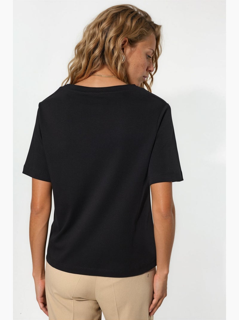 T-shirt in cotone con scollo a v dalla vestibilità regolare tinta unita busem Nero - Kiabi