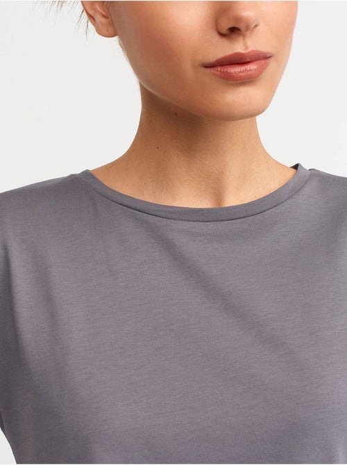 T-shirt in cotone da donna con girocollo dilvin - Kiabi T-shirt in cotone da donna con girocollo dilvin - Kiabi