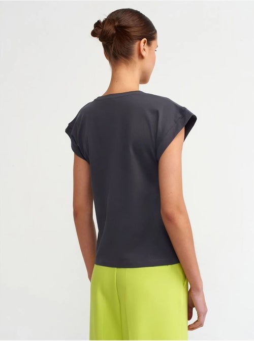 T-shirt in cotone da donna con girocollo dilvin - Kiabi T-shirt in cotone da donna con girocollo dilvin - Kiabi
