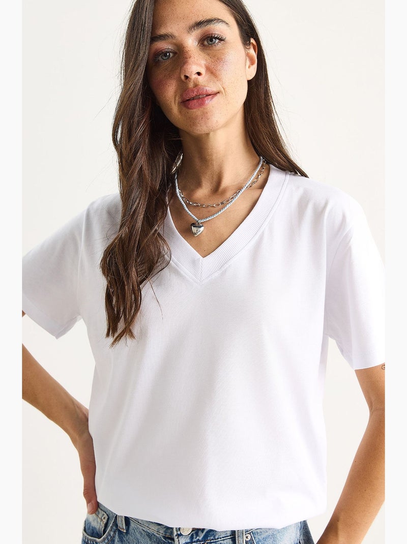 T-shirt in cotone pettinato con scollo a v comfort fit lucci Bianco - Kiabi