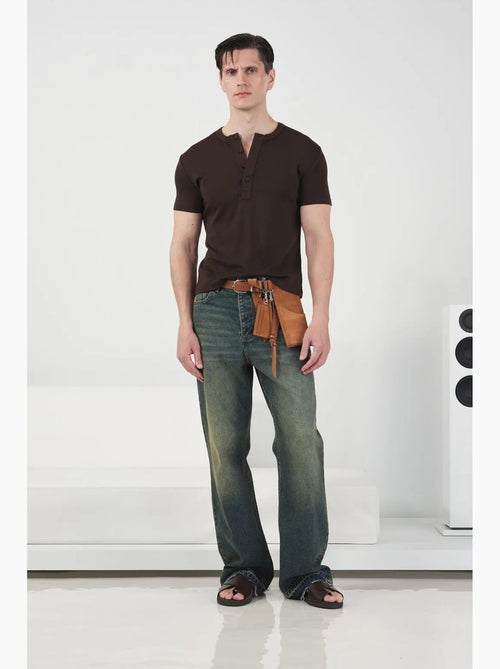 T-shirt in cotone slim fit con girocollo e dettaglio bottoni giesto - Kiabi