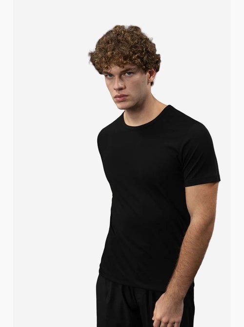 T-shirt in cotone slim fit con girocollo giesto - Kiabi T-shirt in cotone slim fit con girocollo giesto - Kiabi