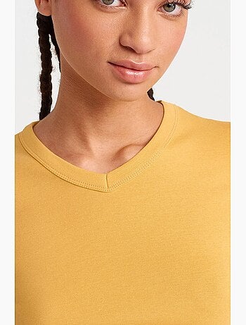 T-shirt in cotone slim fit con scollo a v dilvin