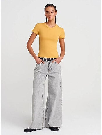 T-shirt in cotone slim fit con scollo a v dilvin