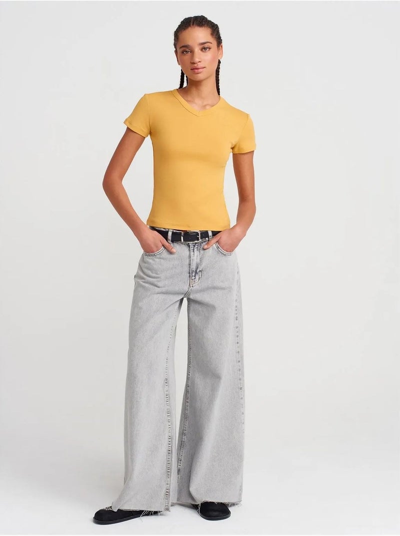 T-shirt in cotone slim fit con scollo a v dilvin Ambra - Kiabi