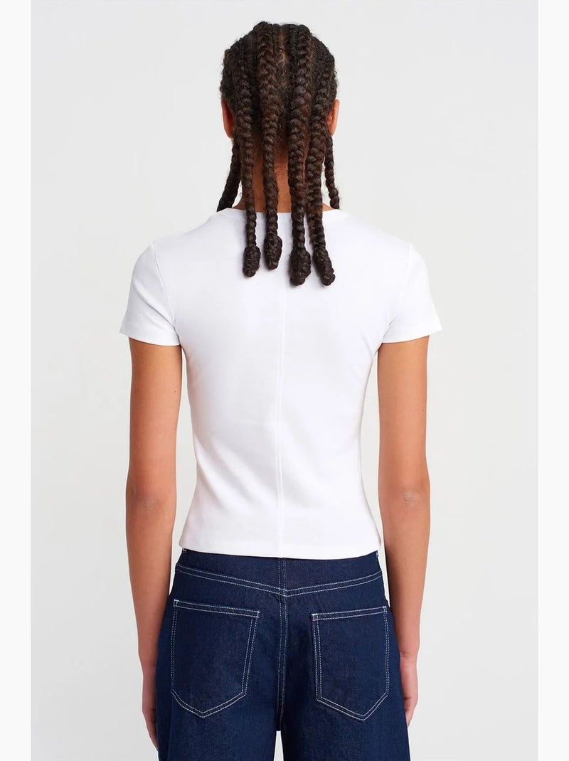 T-shirt in cotone slim fit con scollo a v dilvin Bianco - Kiabi