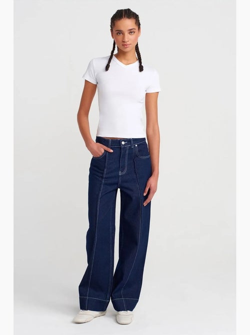 T-shirt in cotone slim fit con scollo a v dilvin - Kiabi T-shirt in cotone slim fit con scollo a v dilvin - Kiabi