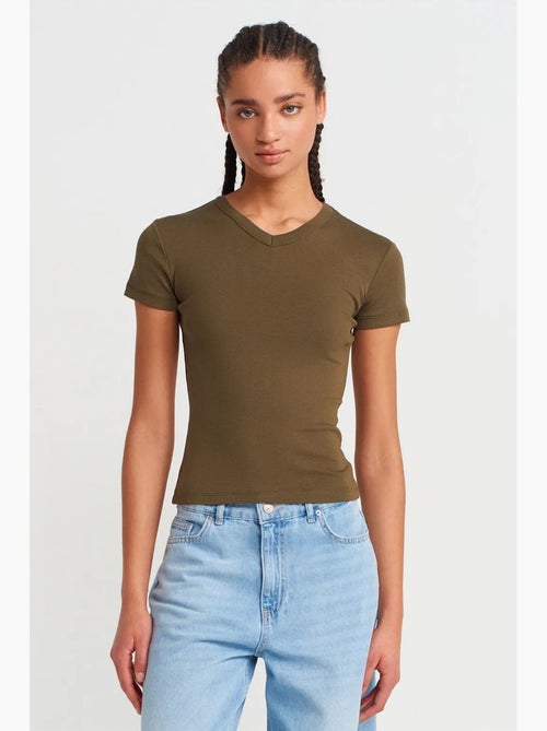 T-shirt in cotone slim fit con scollo a v dilvin - Kiabi