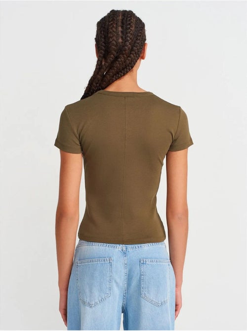 T-shirt in cotone slim fit con scollo a v dilvin - Kiabi
