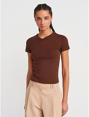 T-shirt in cotone slim fit con scollo a v dilvin