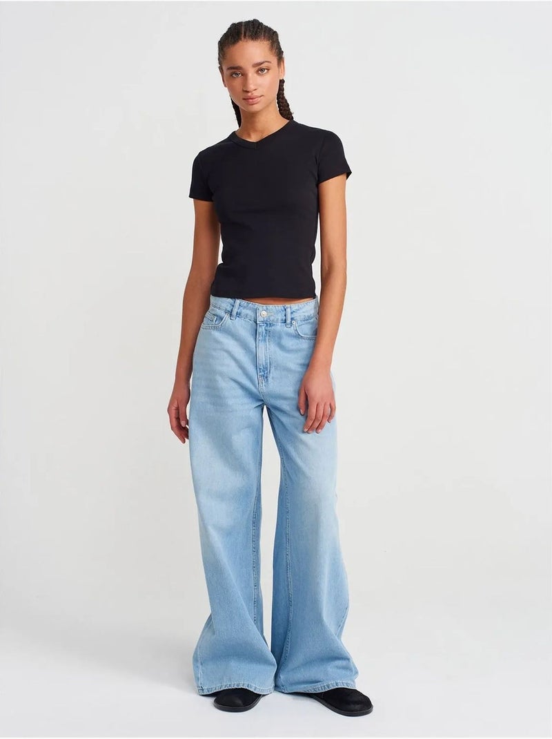 T-shirt in cotone slim fit con scollo a v dilvin Nero - Kiabi
