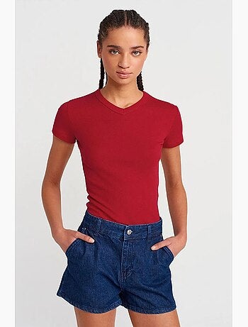 T-shirt in cotone slim fit con scollo a v dilvin