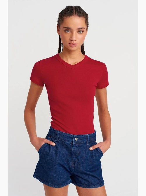 T-shirt in cotone slim fit con scollo a v dilvin - Kiabi