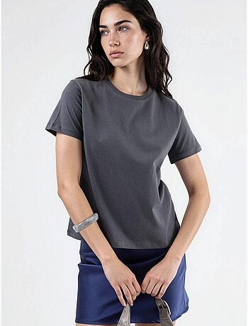 T-shirt in cotone tinta unita con girocollo busem