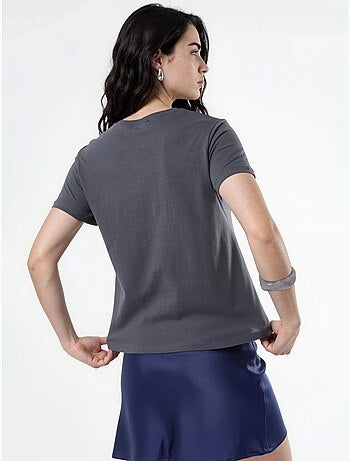 T-shirt in cotone tinta unita con girocollo busem