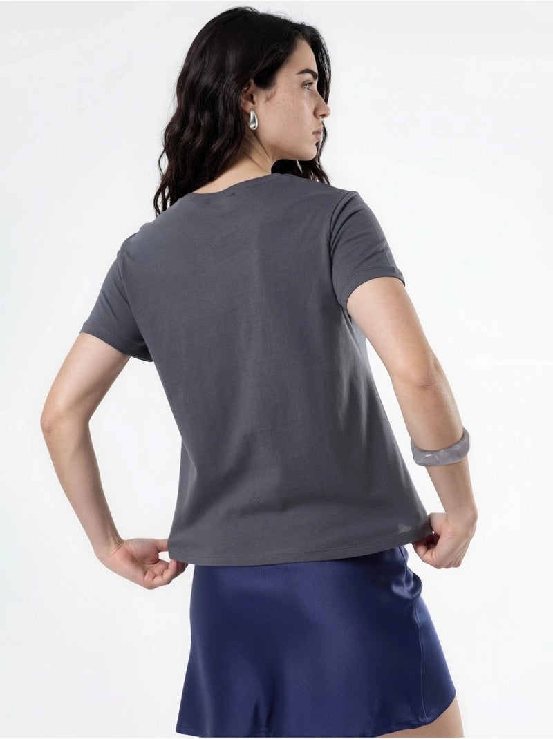 T-shirt in cotone tinta unita con girocollo busem Grigio scuro - Kiabi