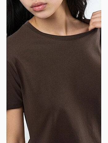 T-shirt in cotone tinta unita con girocollo busem
